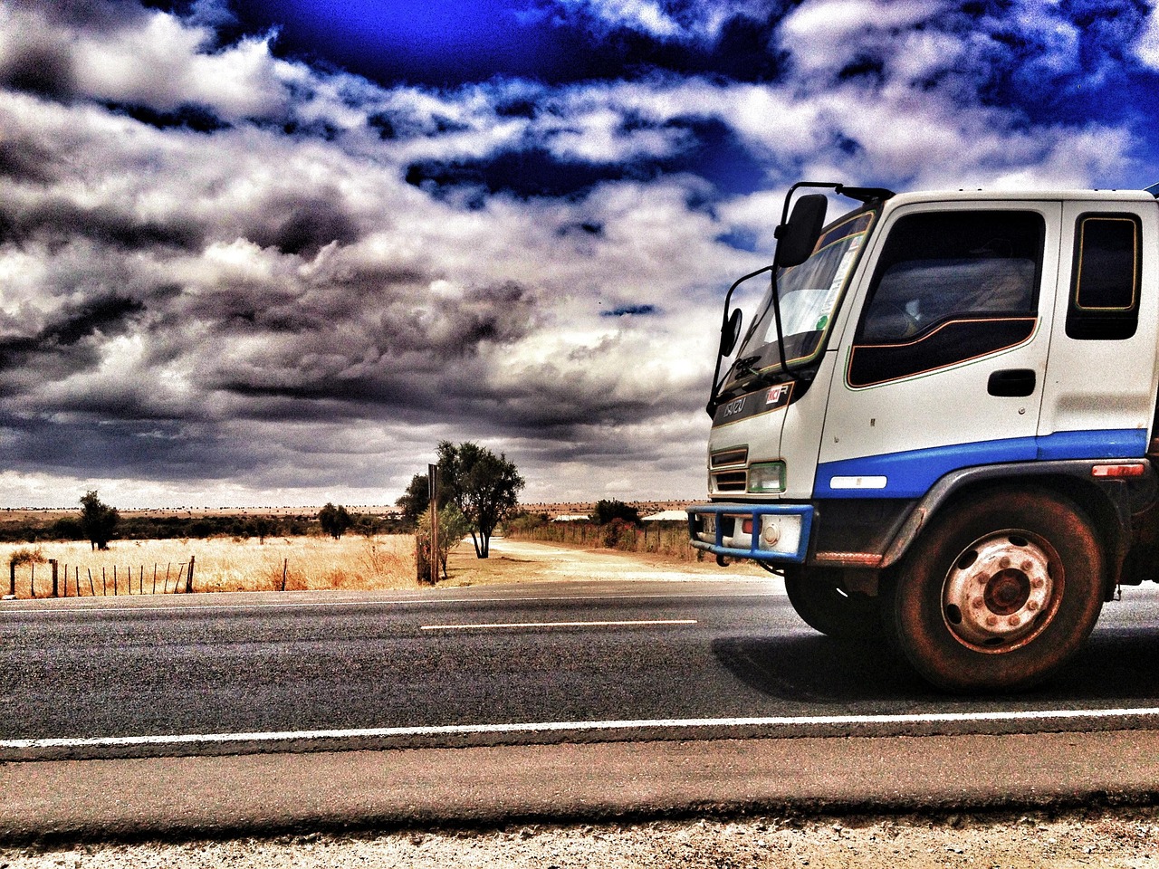 truck-509467_1280